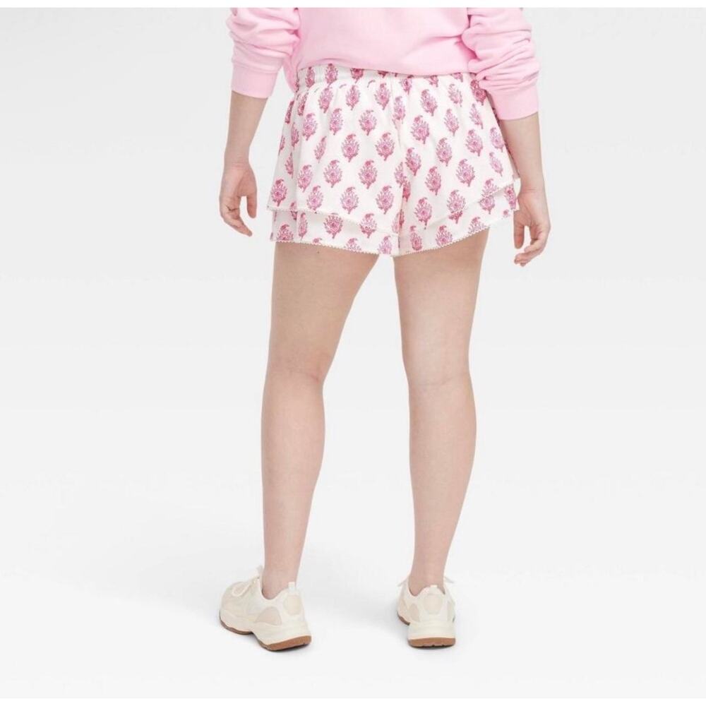 Roller Rabbit shorts NWT Size Large